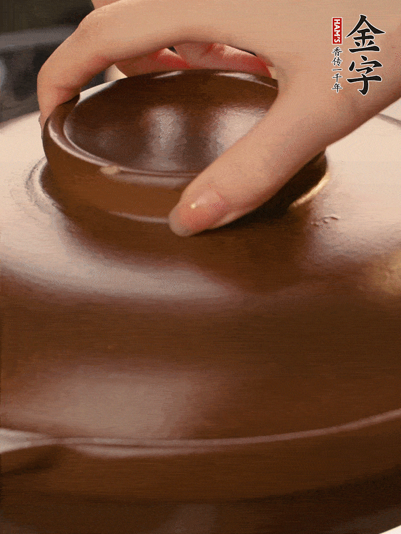 再下日本豆腐煮3分鐘。
