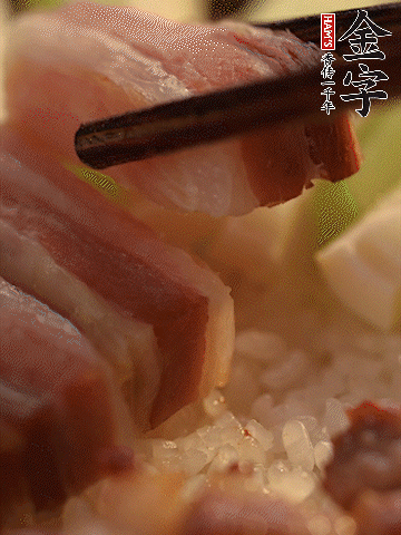 轉(zhuǎn)小火，繼續(xù)蓋蓋子燜2-3分鐘。