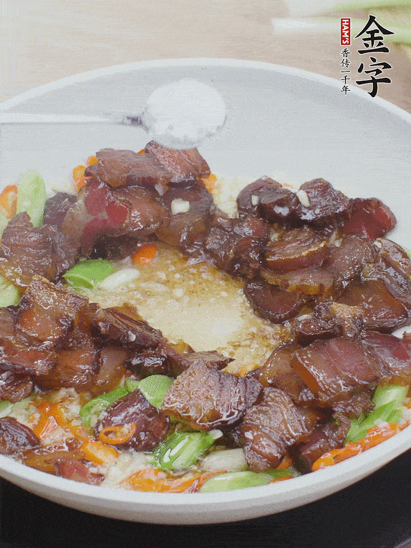 下醬油肉，一點(diǎn)生抽、白糖調(diào)味。