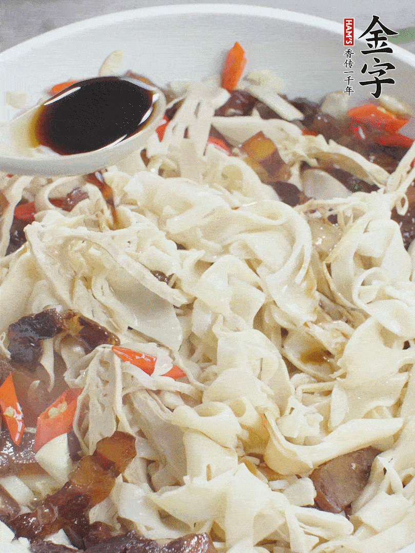 下糯米筍，淋一點(diǎn)生抽、蠔油調(diào)味。