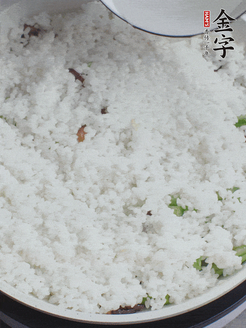 放一碗水，蓋蓋燜煮。